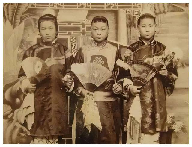 中国娼妓业是怎么产生的？与巫娼有关吗？
