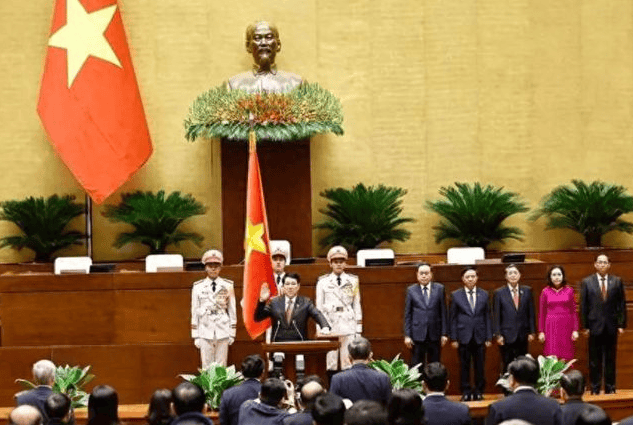 越南政坛大变动！新主席走马上任，对华定位不一般，中方心定了