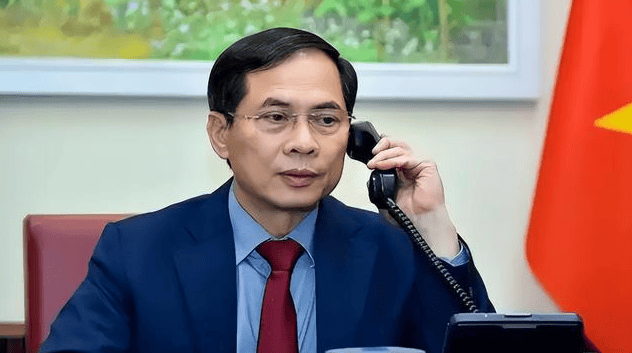 越南政坛大变动！新主席走马上任，对华定位不一般，中方心定了