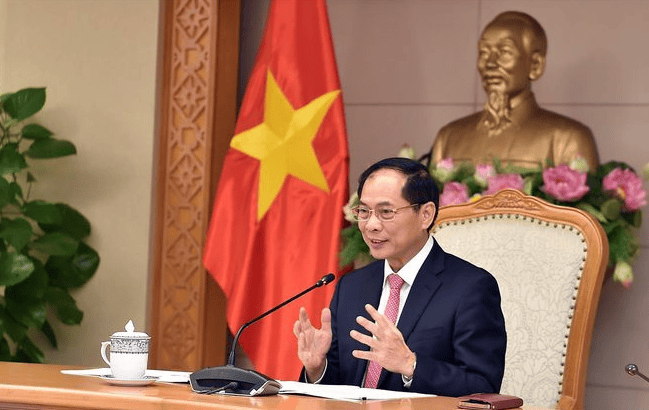 越南政坛大变动！新主席走马上任，对华定位不一般，中方心定了