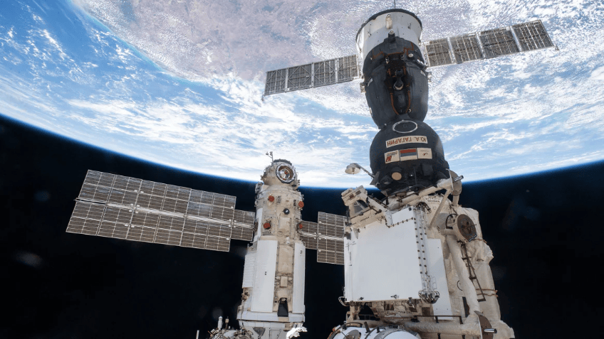 枢密院十号：NASA在准备紧急撤离！国际空间站怎么了？