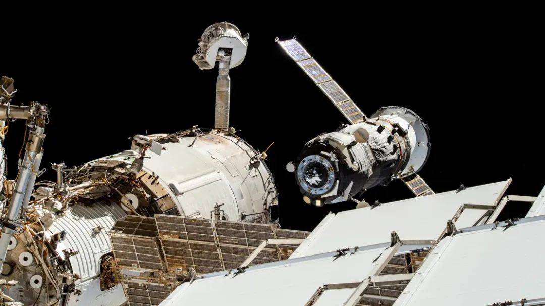 枢密院十号：NASA在准备紧急撤离！国际空间站怎么了？