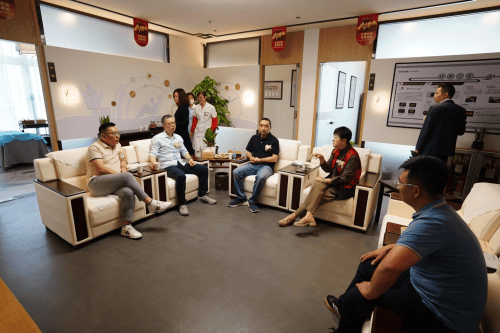 帮耳通深圳新店开业！专业守护银龄听力
