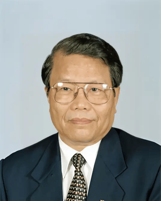 越南前国家主席陈德良因病去世